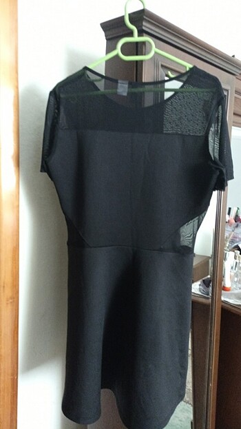 38 Beden siyah Renk Siyah dekoliteli elbise üst kısım astarlı bel kısmı astarlı