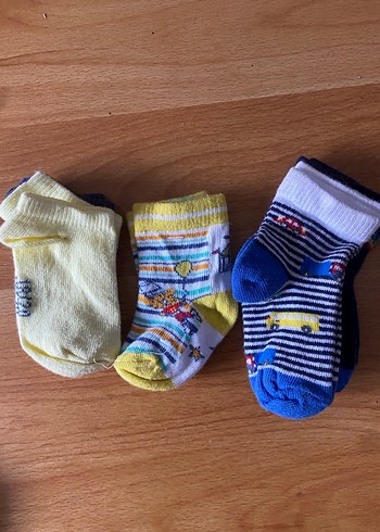 Erkek Çocuk Nakışlı Renkli Sarı Çorap Seti - Görsel 2