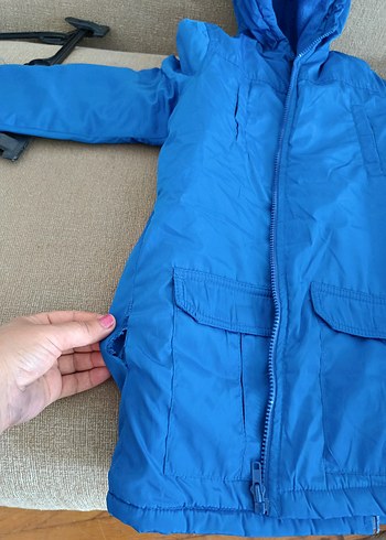 Mavi Kapüşonlu Erkek Çocuk mont - Görsel 5