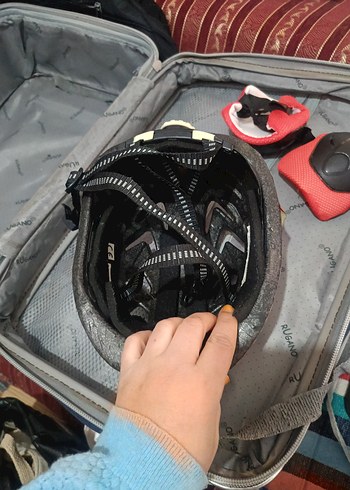 Kırmızı Kareli Rock Punk Bisiklet Kaskı - Görsel 7