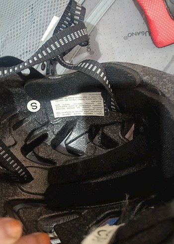 Kırmızı Kareli Rock Punk Bisiklet Kaskı - Görsel 5