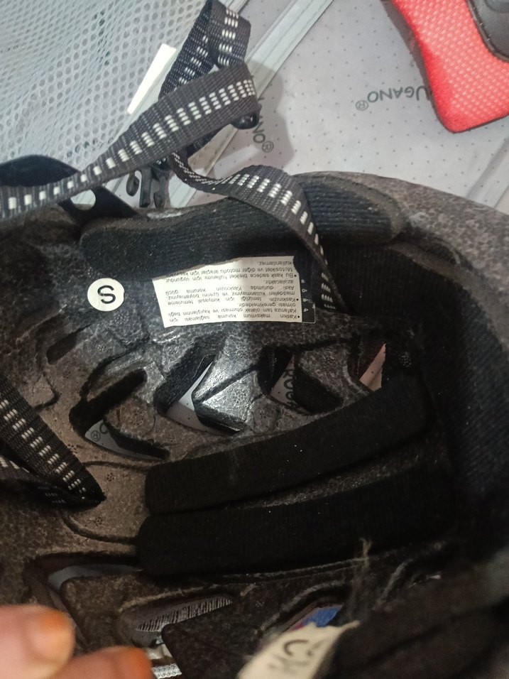 Kırmızı Kareli Rock Punk Bisiklet Kaskı - Görsel 5