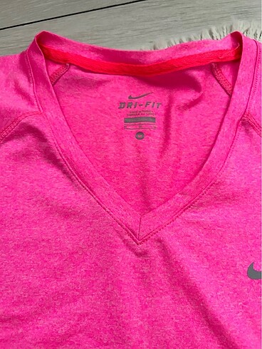 PEMBE NİKE TSHİRT