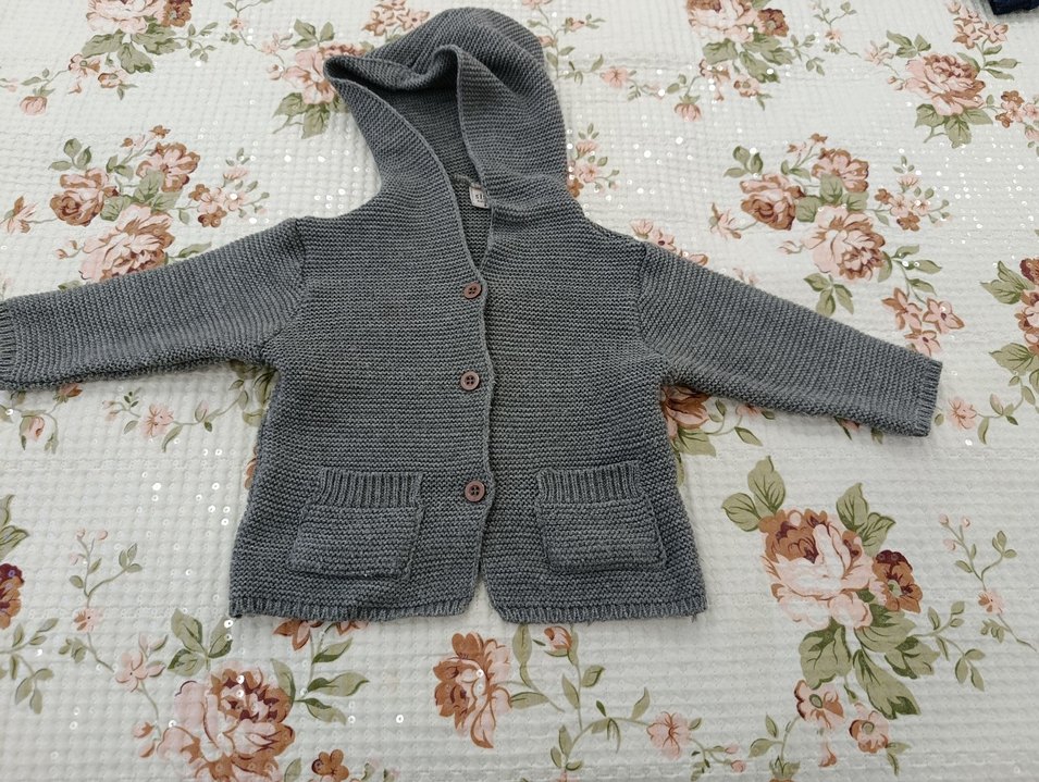 Erkek Çocuk Gri Örgü Hırka - Görsel 2