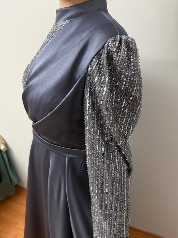 Gri Drapeli Uzun Abiye Elbise - Görsel 3