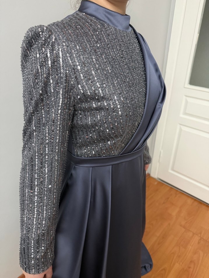 Gri Drapeli Uzun Abiye Elbise - Görsel 4