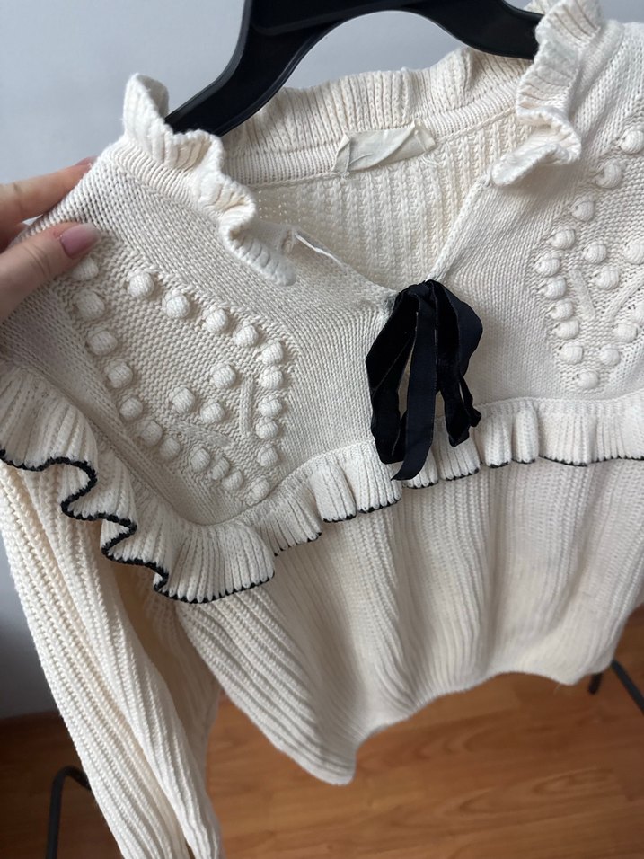 Nakışlı Yakalı Beyaz Örgü Kadın Kazak - Görsel 2