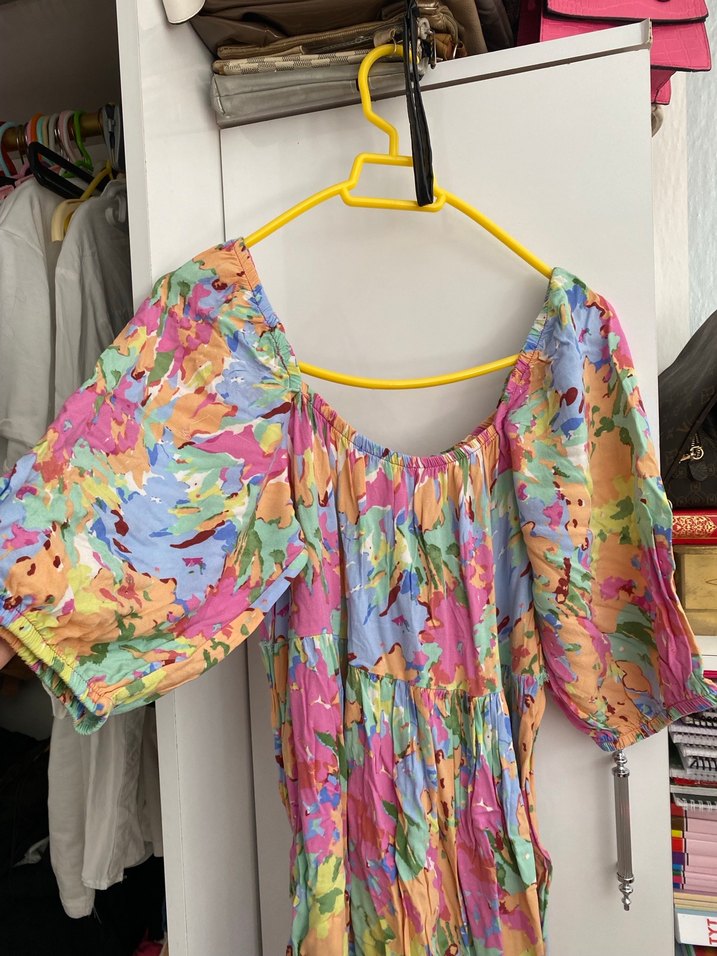 Çiçekli kısa elbise - Görsel 2