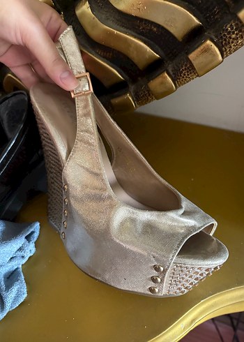 Dolgu Topuklu Kadın Ayakkabı - Görsel 2