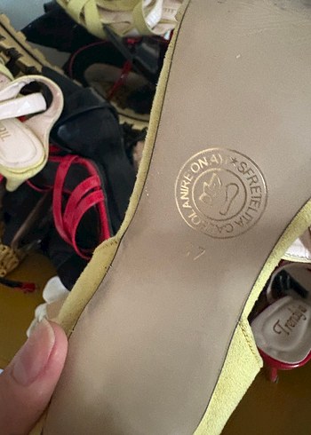 Sarı Topuklu Kadın Ayakkabı - Görsel 3