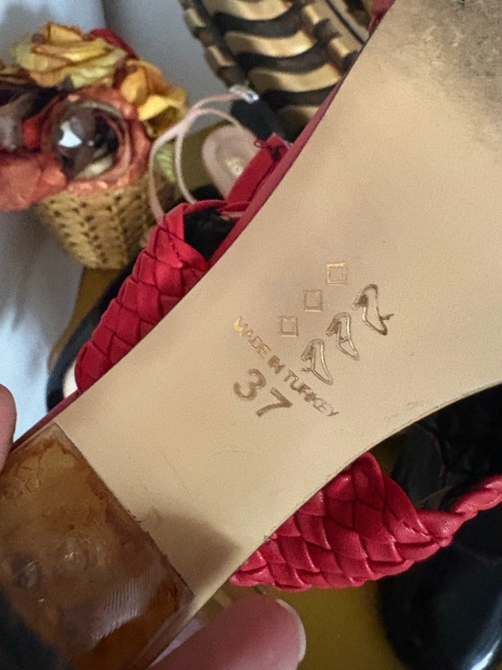 Kırmızı Deri Topuklu Terlik - Görsel 4