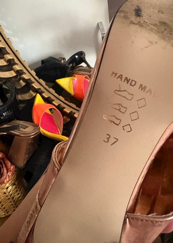 Parlak Altın Yılan Desenli Stiletto Topuklu Kadın Ayakkabı - Görsel 3