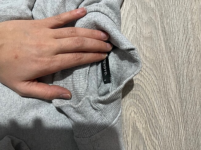 s Beden Crop sweat