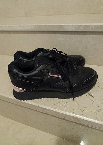 40 Beden Reebok spor ayakkabı sıfır gibi
