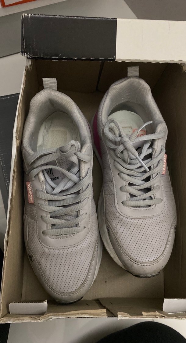 Gri Bağcıklı Kadın Spor Ayakkabı - Görsel 2