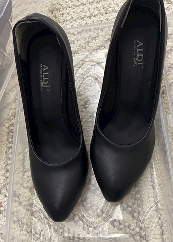 ALDI Siyah Kürklü Stiletto Topuklu Kadın Ayakkabı - Görsel 2