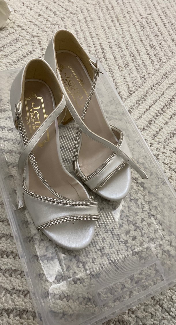 Gümüş İşlemeli Beyaz Yüksek Topuklu Kadın Ayakkabı - Görsel 4