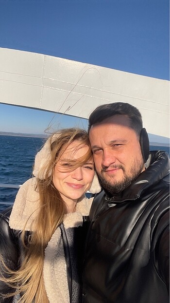 Defacto Kulaklık boyu ayarlanılıyor