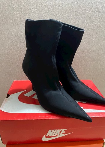Siyah H&M Stiletto Topuklu Kadın Bot