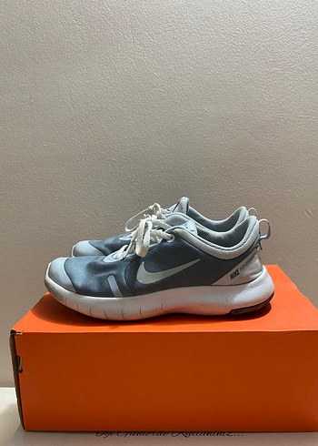 Gri Nike Bağcıklı Spor Ayakkabı