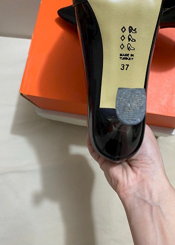Nine West LE GUZZi Siyah Tokalı Yüksek Topuklu Kadın Ayakkabı