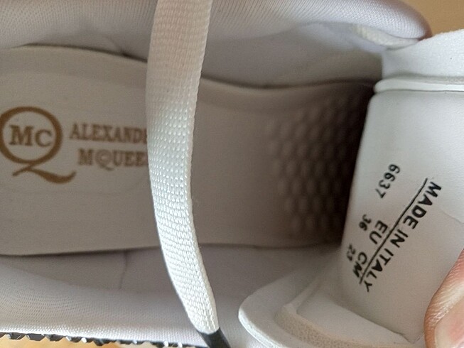 37 Beden beyaz Renk Alexander McQueen SİYAH Taşlı