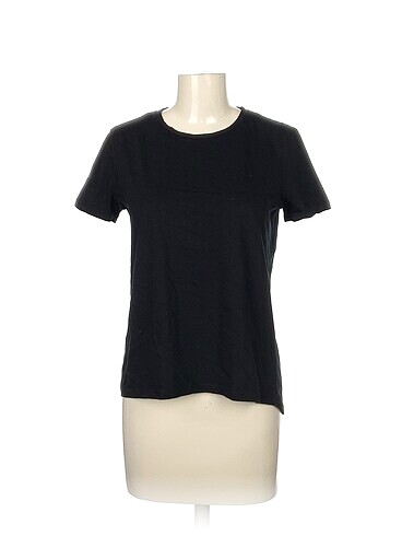 Dilvin T-shirt %70 İndirimli.