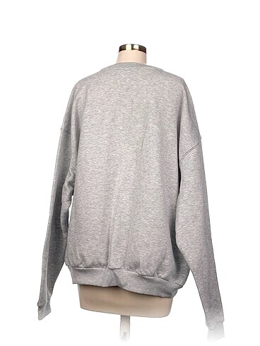 l Beden Bershka Sweatshirt %70 İndirimli.