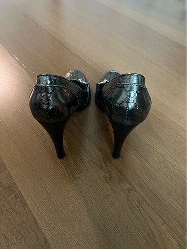38 Beden Gucci stiletto