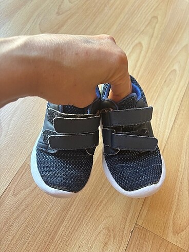 22 Beden Benetton ayakkabı