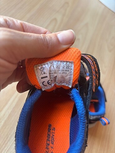 22 Beden Skechers çocuk ayakkabısı