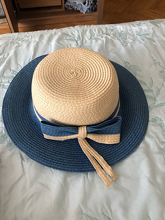 Mavi-krem renk kurdeleli plaj şapkası 