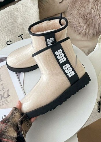 UGG Beyaz Tüylü Lastik Kadın Bot(skd/sut) - Görsel 2