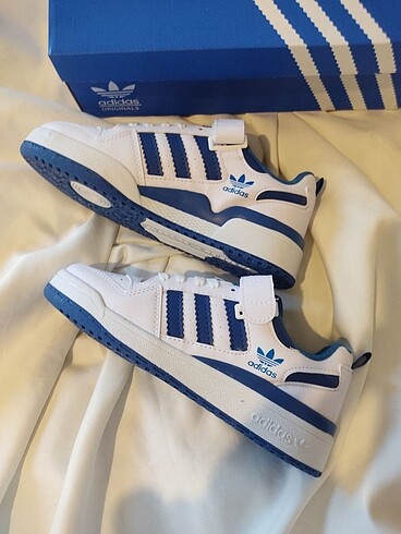 Adidas forum low mavi