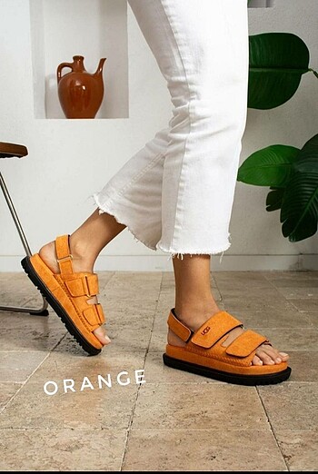 UGG GoldenGlow sandalet orange ????