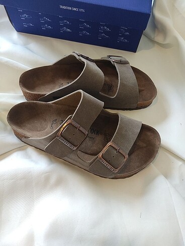39 Beden Bu ilanı alabilirsiniz?Birkenstock Arizona bayan terlik VİZON SÜ