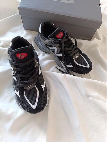 40 Beden siyah Renk Newbalance 9060 siyah ????İthal kalite ayarında ????Tam kalıp