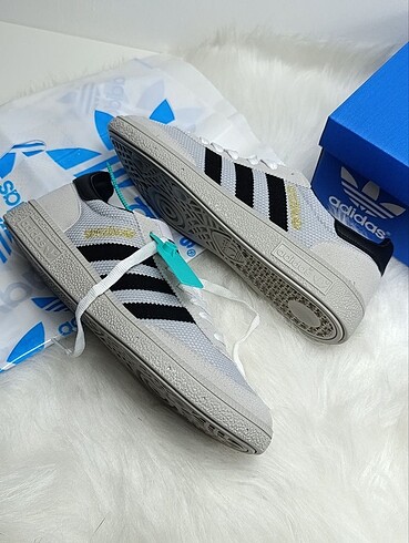 38 Beden gri Renk Adidas handball special????Renk gri ????Hafif ergonomik iç taba