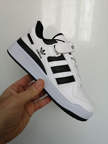 36 Beden beyaz Renk ????Adidas forum low beyaz siyah ????İthal kalite ayarında ???