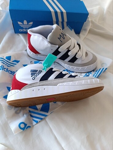 37 Beden Adidas Adematic Maité beyaz&l