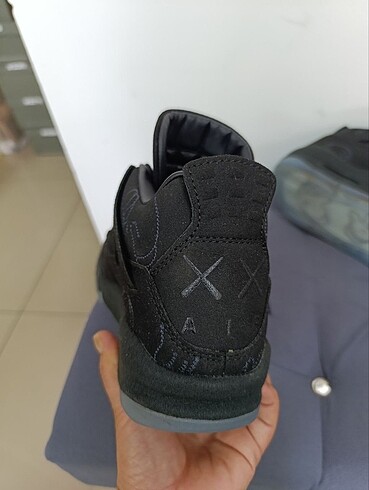 43 Beden Nike air Jordan 4 Retro x kaws Black Orjinal ürün Dar kalıp 