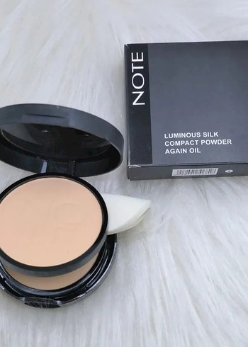 Note Luminous Silk Kompakt Pudra Açık Bej