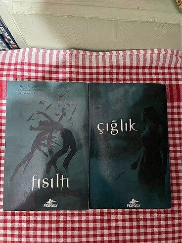 Hush Hush 1/2