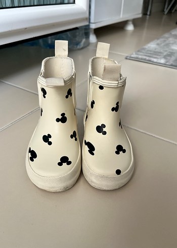 Zara Kız Çocuk Beyaz Baskılı Kauçuk Bot
