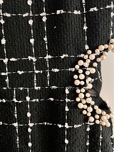 xs Beden siyah Renk Zara model viral elbise pencere ve inci detaylı