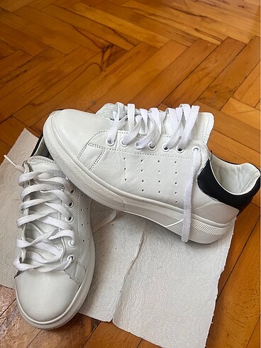 Beyaz hakiki deri sneakers