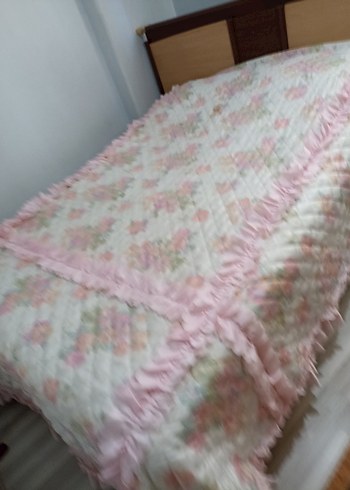 Pembe Çiçek Desenli Pastel Yatak Örtüsü - Görsel 2