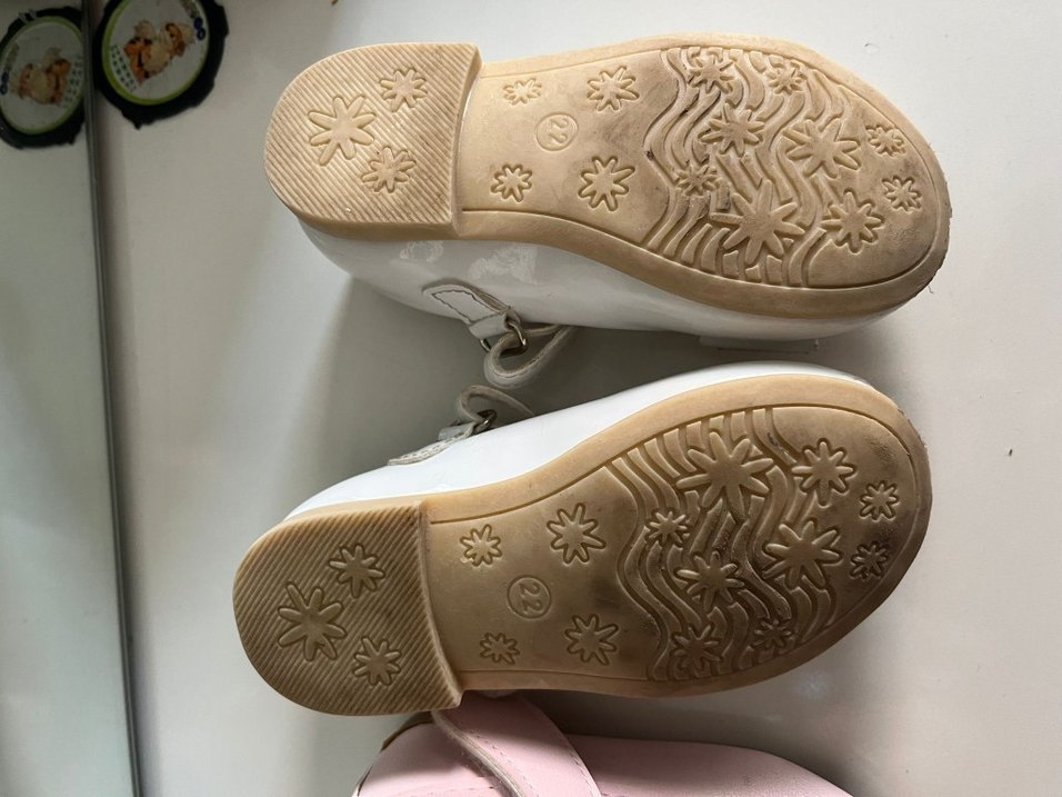 Kız Çocuk Beyaz Tokalı Babet Ayakkabı - Görsel 2