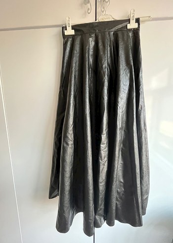 Kadın Siyah Deri Pileli Uzun Etek - Görsel 2