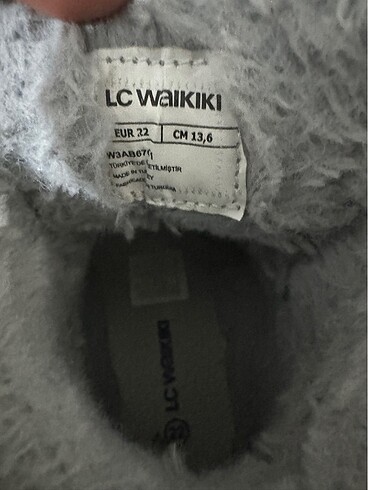 22 Beden Lc Waikiki Bot 22 numara erkek çocuk